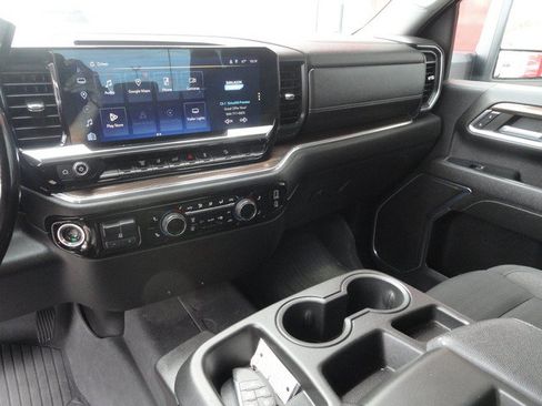 Used 2024 Chevrolet Silverado 2500 LT AWD/4WD image 12