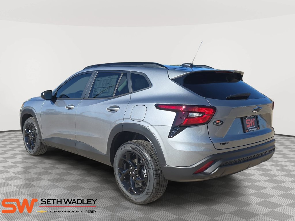 New 2026 Chevrolet Trax LT w/ Midnight Edition FWD image 5