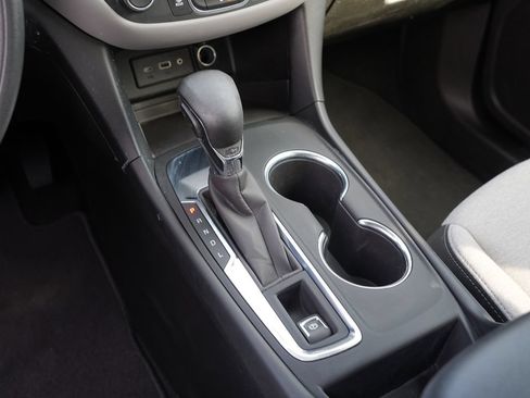 Used 2022 Chevrolet Equinox LT FWD image 24