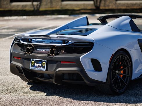 Used 2016 McLaren 675LT Spider image 28