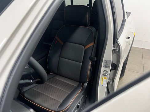 New 2026 GMC Canyon AT4 image 28