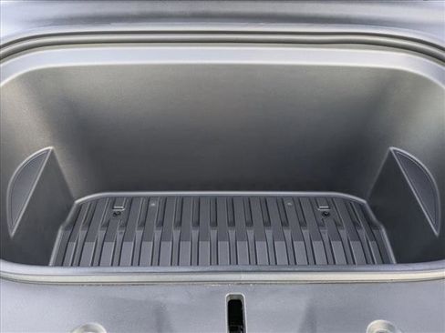 Used 2021 Tesla Model Y Long Range image 6