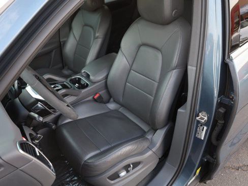 Used 2019 Porsche Cayenne AWD/4WD image 25