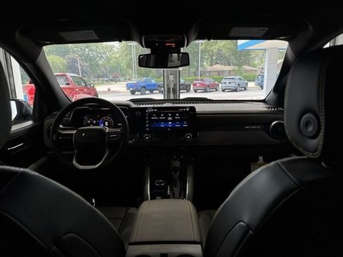 New 2025 Chevrolet Colorado ZR2 w/ Technology Package image 18