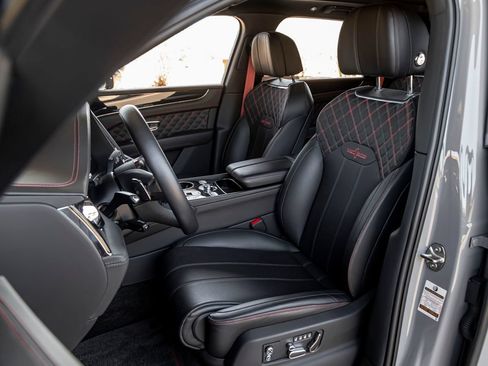 Certified 2022 Bentley Bentayga AWD/4WD image 17