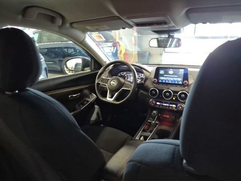 Used 2024 Nissan Sentra SR FWD image 23