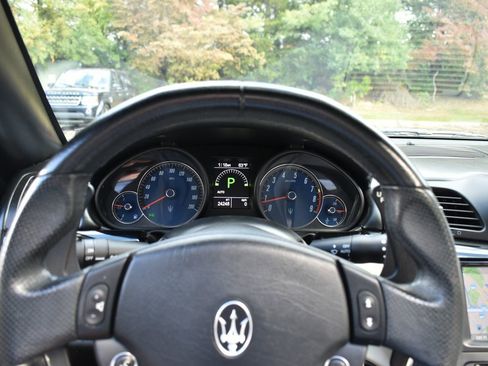 Used 2016 Maserati GranTurismo Sport image 32