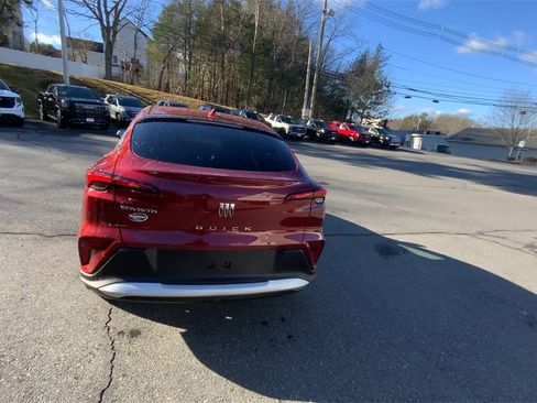 Used 2024 Buick Envista Preferred w/ Convenience II Package image 8