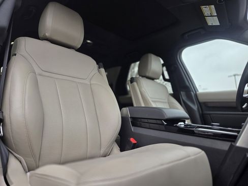 Used 2019 Land Rover Discovery HSE image 26