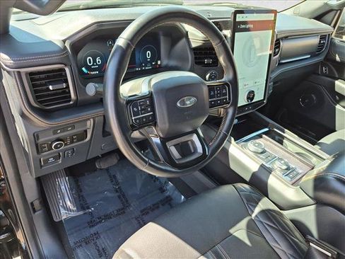 Used 2024 Ford Expedition Max Platinum AWD/4WD image 10