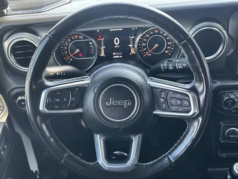 Used 2022 Jeep Wrangler Unlimited Sahara w/ Cold Weather Group AWD/4WD image 20