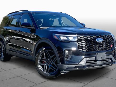 Certified 2025 Ford Explorer ST image 2