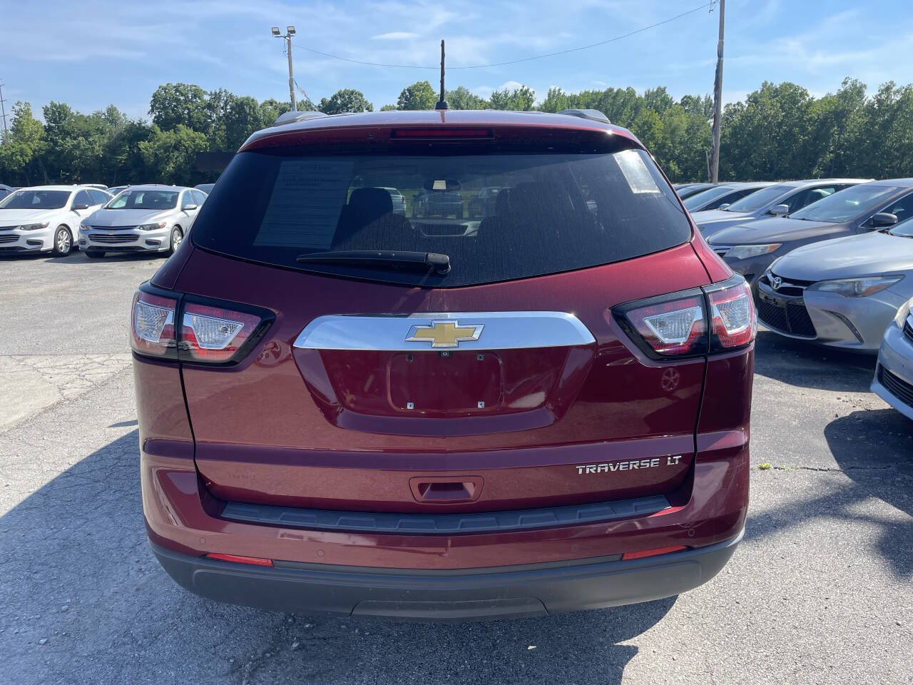 Used 2015 Chevrolet Traverse LT w/ Style and Technology Package FWD image 5