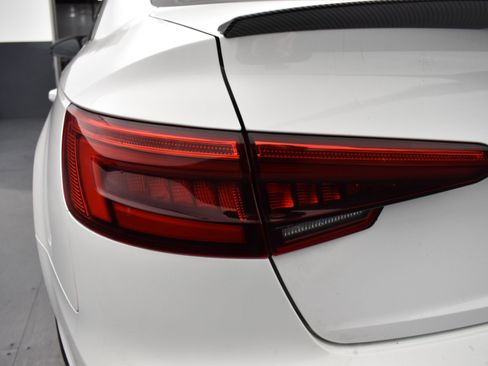 Used 2017 Audi A4 2.0T Premium image 7