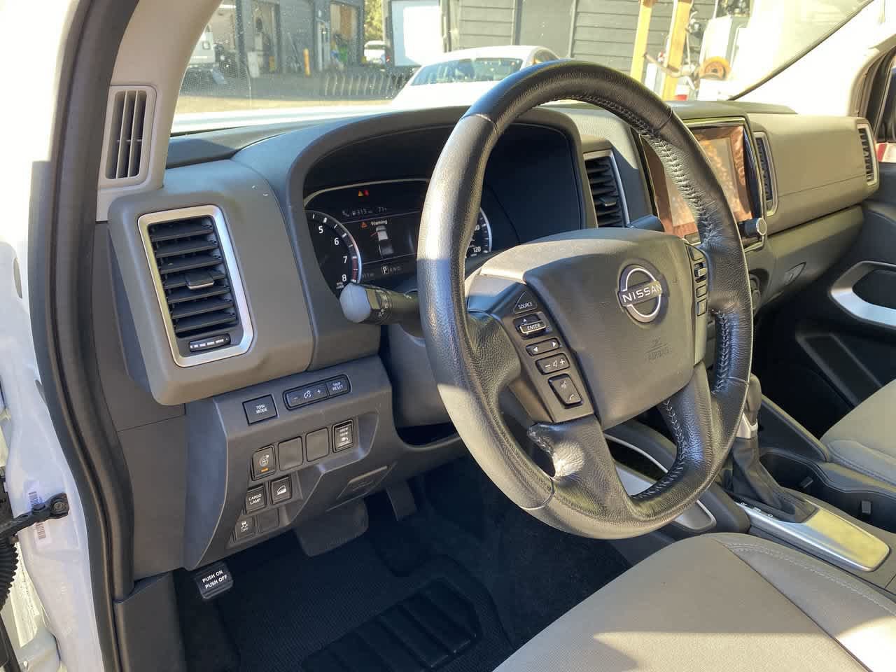 Used 2022 Nissan Frontier SV AWD/4WD image 2