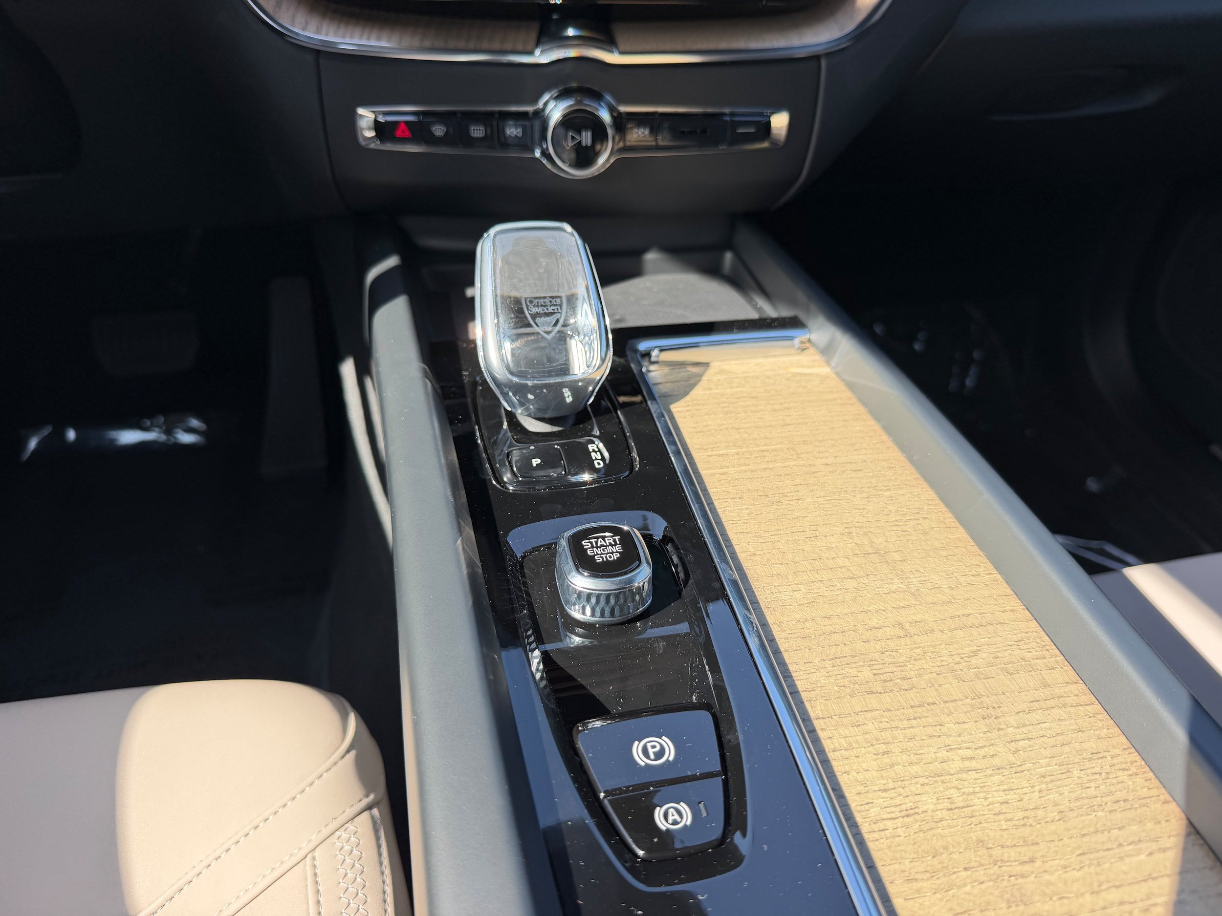 New 2026 Volvo XC60 B5 Plus w/ Protection Package Premier AWD/4WD image 13