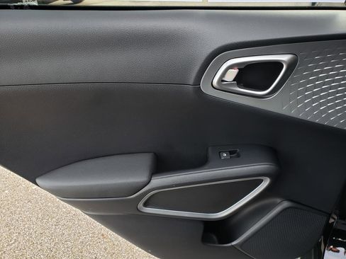 Used 2023 Kia Soul LX w/ Option Group 015 image 11