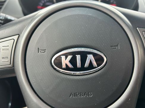 Used 2010 Kia Soul + image 21