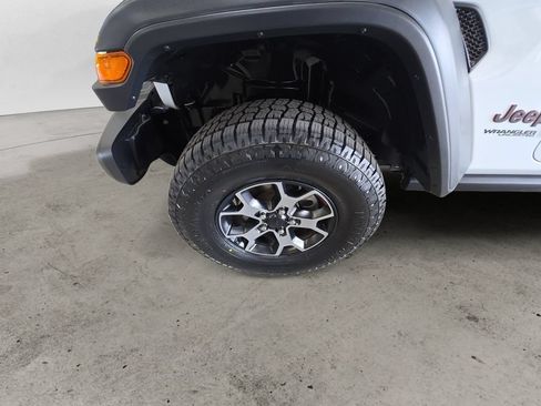 Used 2019 Jeep Wrangler Unlimited Rubicon AWD/4WD image 9