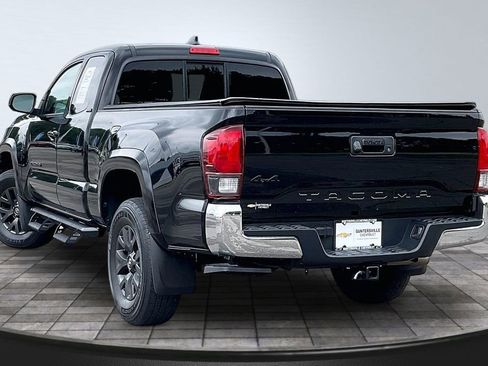 Used 2022 Toyota Tacoma SR5 w/ SR5 Appearance Package (SM) AWD/4WD image 13