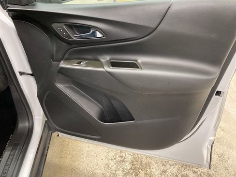 Used 2023 Chevrolet Equinox LT image 19