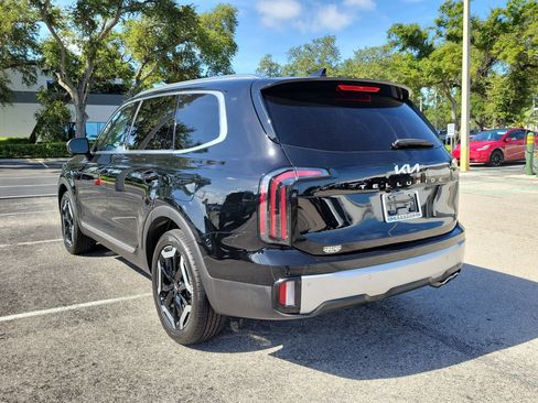 Used 2024 Kia Telluride EX w/ EX Captain's Chair Package FWD image 7