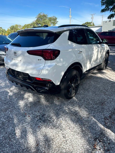 Used 2024 Buick Encore GX Sport Touring w/ Comfort Package FWD image 3