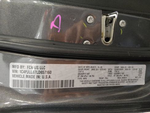 Used 2020 Jeep Cherokee Latitude Plus w/ Cold Weather Group image 33