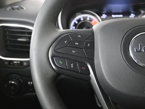 Used 2022 Jeep Cherokee Trailhawk image 35