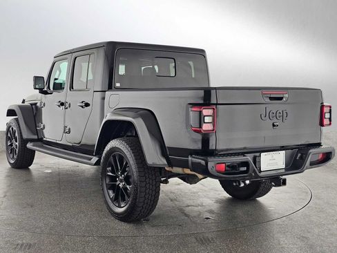Used 2023 Jeep Gladiator Overland AWD/4WD image 5