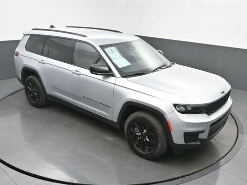 Used 2024 Jeep Grand Cherokee L Laredo AWD/4WD image 46
