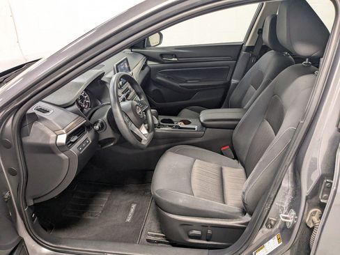 Used 2025 Nissan Altima 2.5 SV FWD image 20