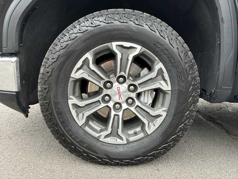 Used 2023 GMC Sierra 1500 SLT w/ SLT Convenience Package image 18