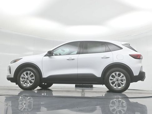 Used 2025 Ford Escape Active w/ Tech Pack #1 FWD image 5