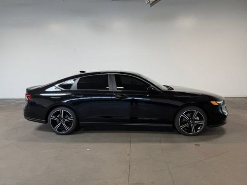 Used 2025 Honda Accord Sport image 2