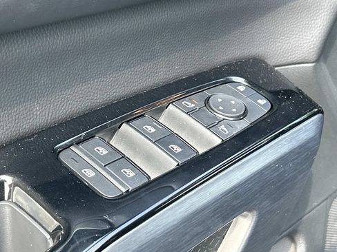 New 2026 Nissan Pathfinder SL FWD image 17