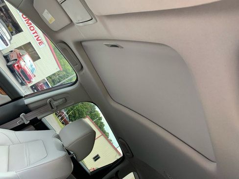 Used 2018 Honda CR-V Touring image 9