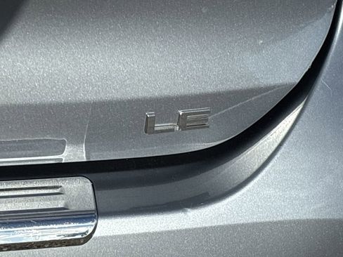 Used 2023 Toyota Highlander LE image 6