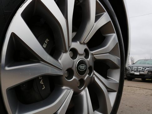 Used 2019 Land Rover Range Rover HSE image 7