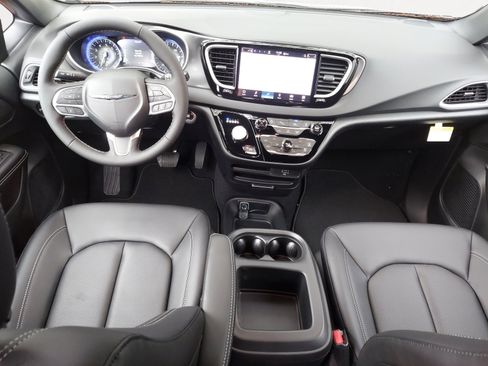 New 2026 Chrysler Voyager LX FWD image 3