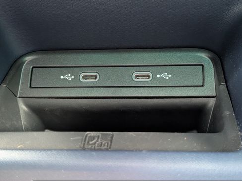 Used 2025 Volkswagen ID. Buzz Pro S Plus w/ Cupholders Package RWD image 27