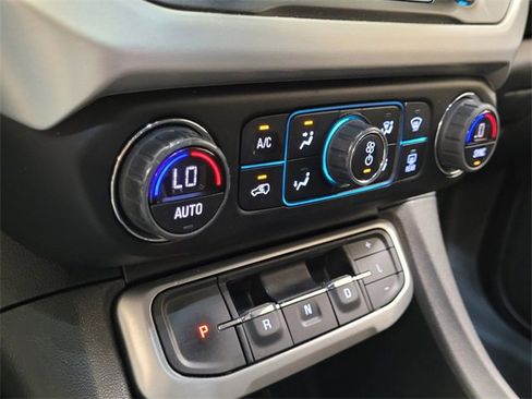 Used 2023 GMC Acadia SLT w/ Technology Package image 22