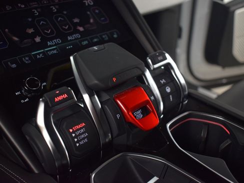 Used 2024 Lamborghini Urus S image 34