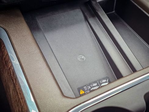 Certified 2022 GMC Sierra 3500 Denali image 33