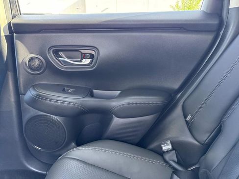 Used 2025 Honda HR-V EX-L image 17