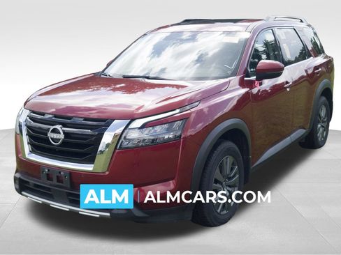 Used 2024 Nissan Pathfinder SV AWD/4WD image 1