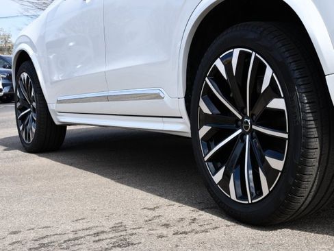 Certified 2025 Volvo XC90 B6 Plus image 10