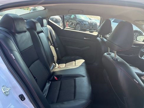 Used 2025 Nissan Altima 2.5 SR FWD image 48