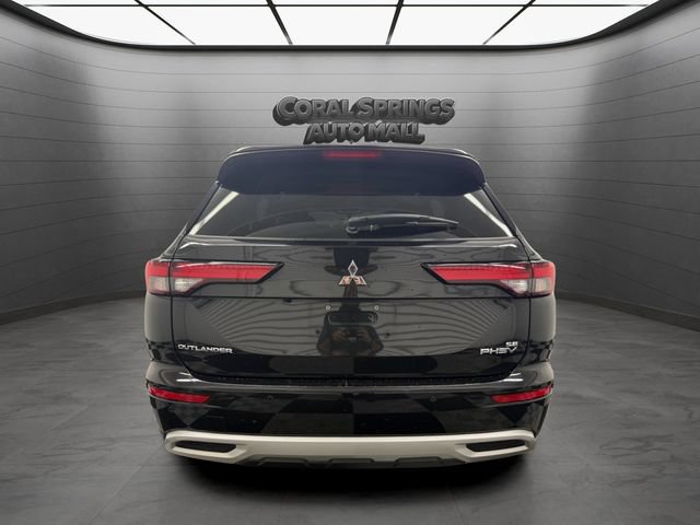Used 2024 Mitsubishi Outlander 4WD Plug-In Hybrid image 4