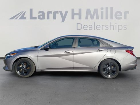Used 2023 Hyundai Elantra SEL FWD image 4
